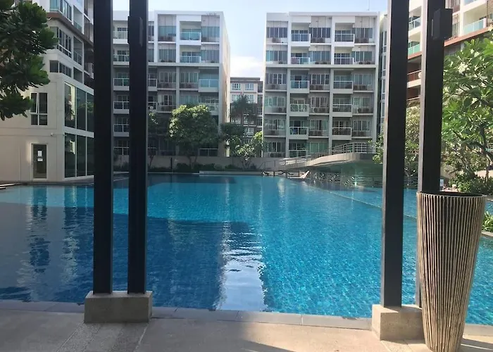 Relaxing Condo Near The Beach