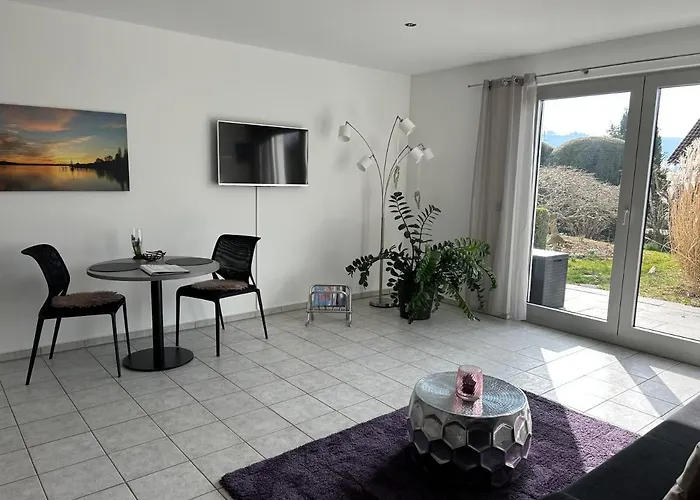 Ferienwohnung mit Terrasse und Garten in Seenähe