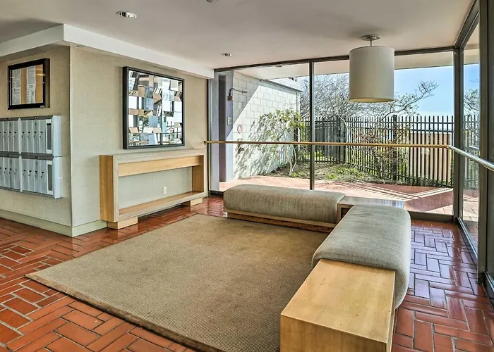 San Francisco Area Studio W/ Bay Views!