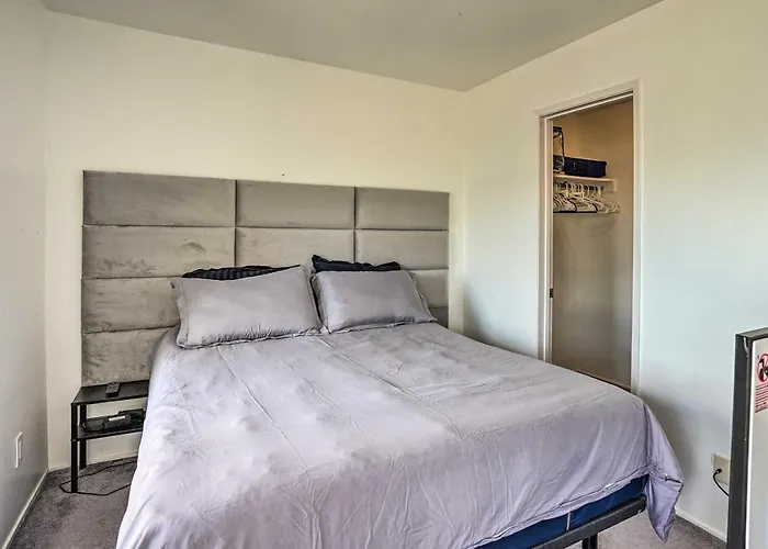 San Francisco Area Studio W/ Bay Views!