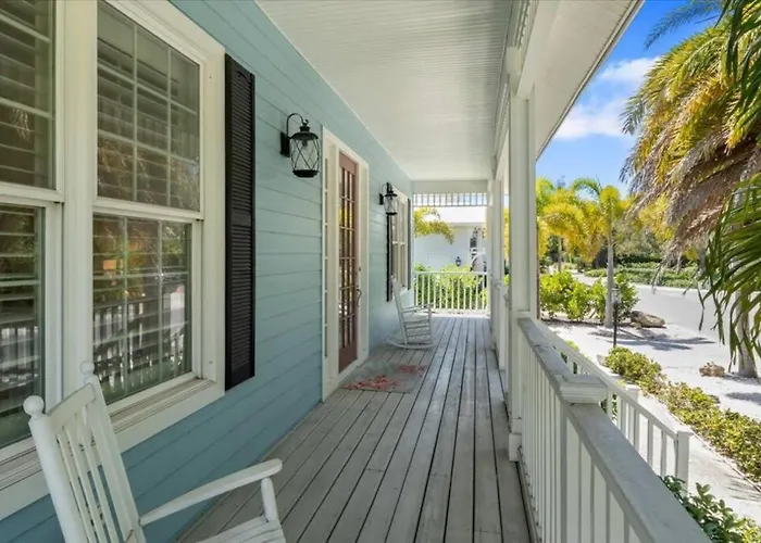 Grande Canal - Captivating 3 Bedroom Retreat