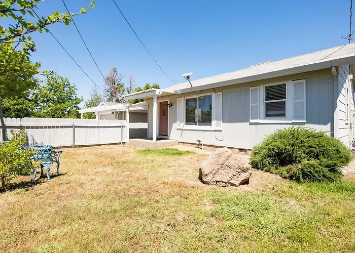 Misha'S Hunn Cottage