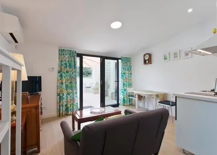 Urban Cabin