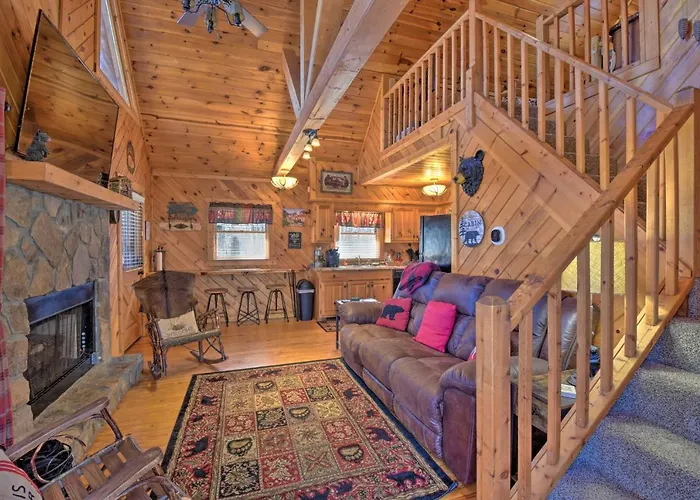 Helen Cabin W/ Deck & Hot Tub < 1/2 Mi To Main St
