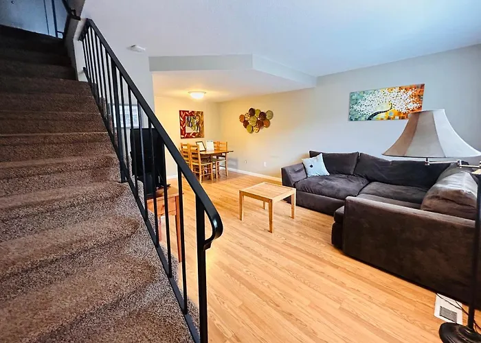 Luxe On Penn: Family-Friendly Urban Retreat with Toddler Amenities