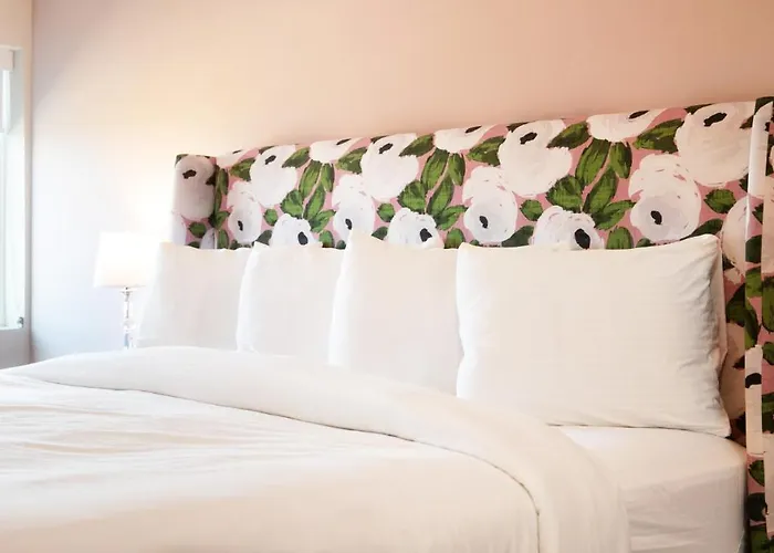 Bella Vista Hotel & Suites