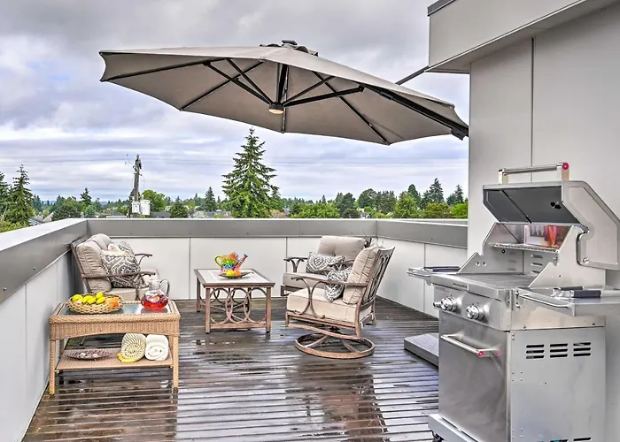 Stylish Townhome In Ballard