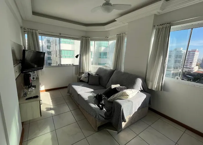 Apartamento espaçoso 2 quartos a 200 m da praia