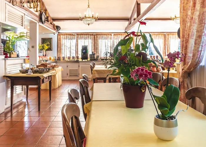 Hotel Strasbourg Montagne Verte&Restaurant - Free Parking