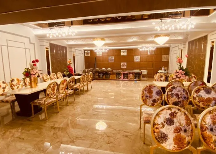 Hotel Amar Palace