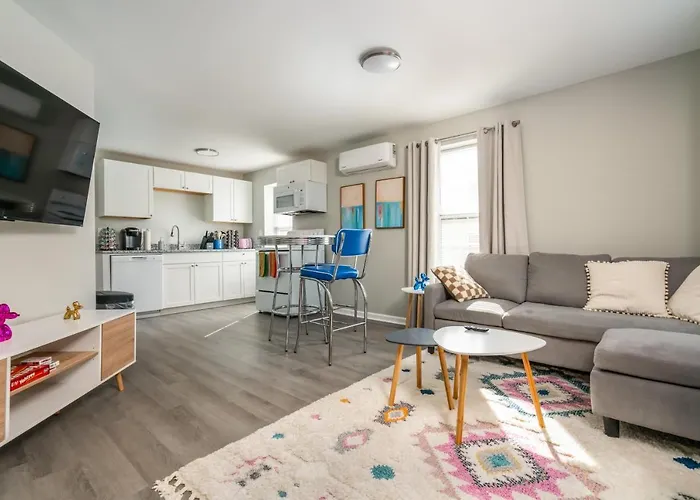 Cozy 1 Bed Apt Near Five Points! Bring Your Pets!