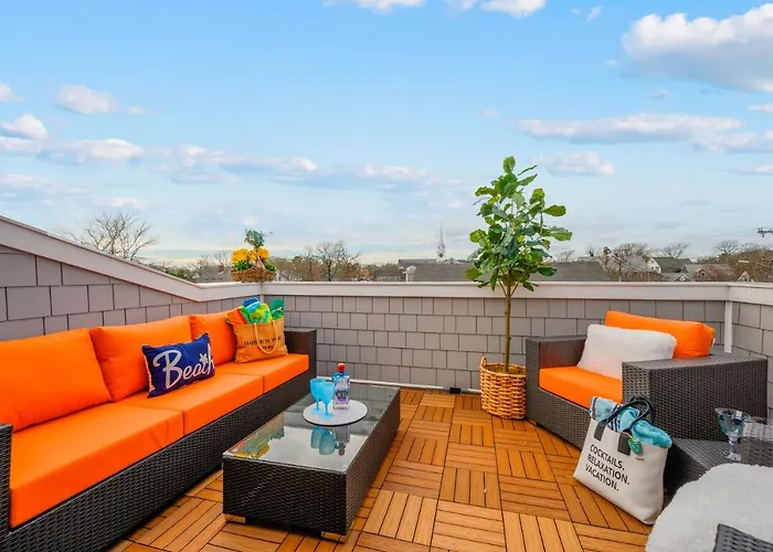 Dolce Vita: Luxury Condo With Rooftop Terrace