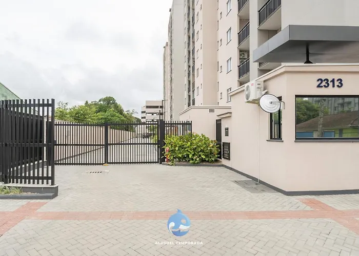 Apartamentos em Bal Piçarras 150 M DA PRAIA com SACADA, WI-FI, PISCINA, PORTARIA 24h, PLAYGROUND e vaga de GARAGEM