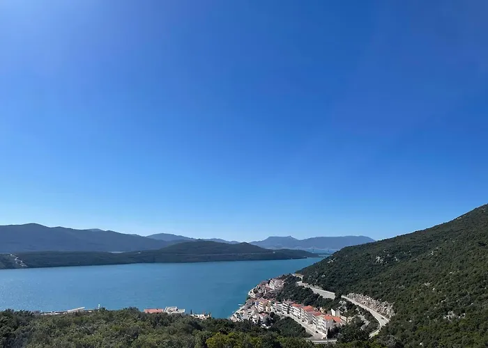 Lucija,Vila Vuletic
