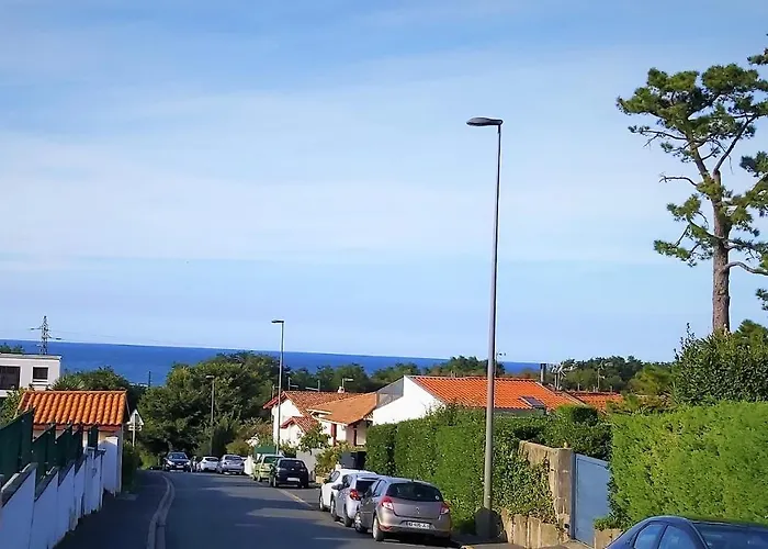Appartement A Hendaye Avec Piscine Et A Cote De La Plage