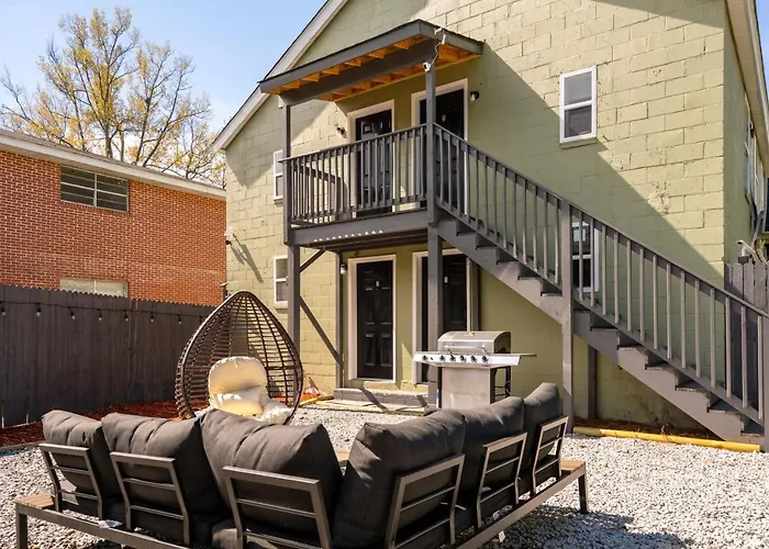 Luxury 1 Bed Apt Near Five Point. Pets Welcome!