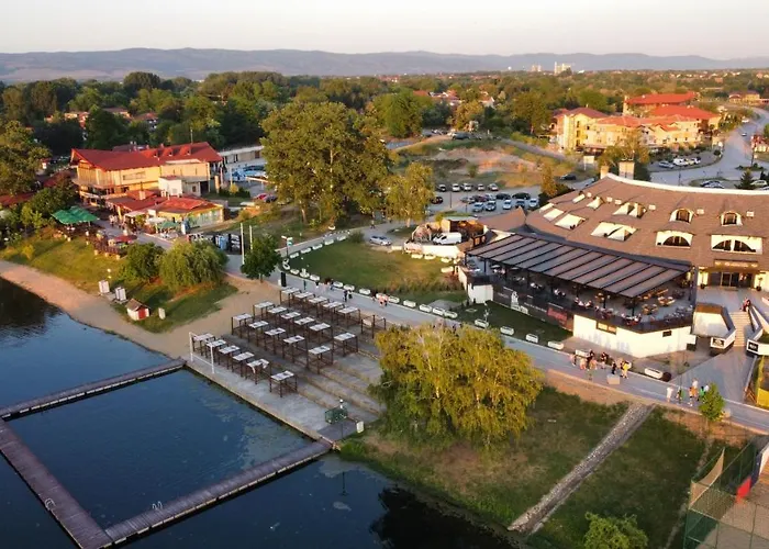 Prenociste Srebrno Jezero