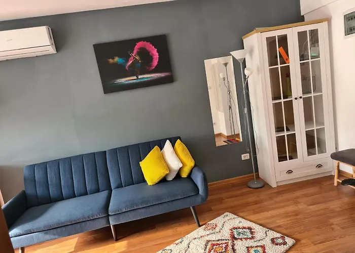 Mall Eva II Apartments
