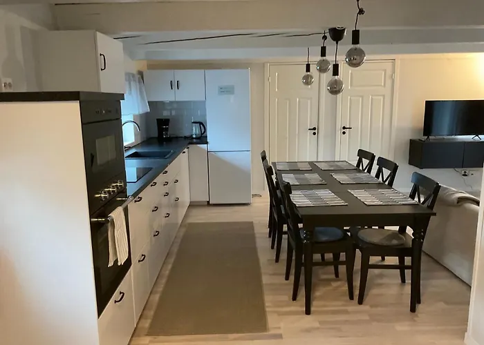 Hoegklint Roevar Liljas Apartment