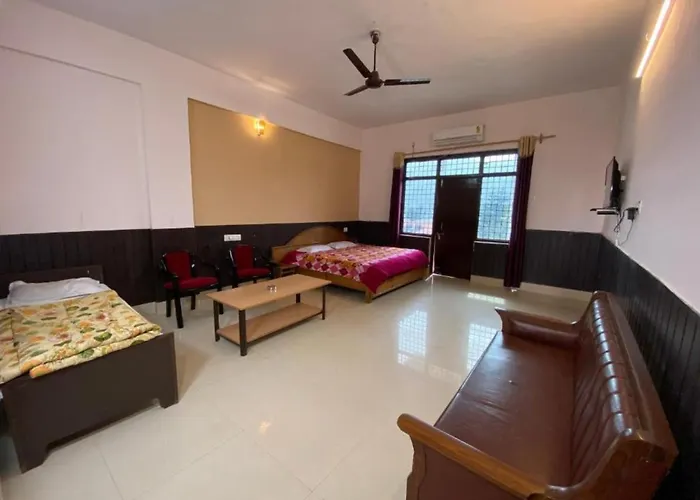 Goroomgo Kanara Hotel Bhimtal - Parking Facilities - Excellent Service
