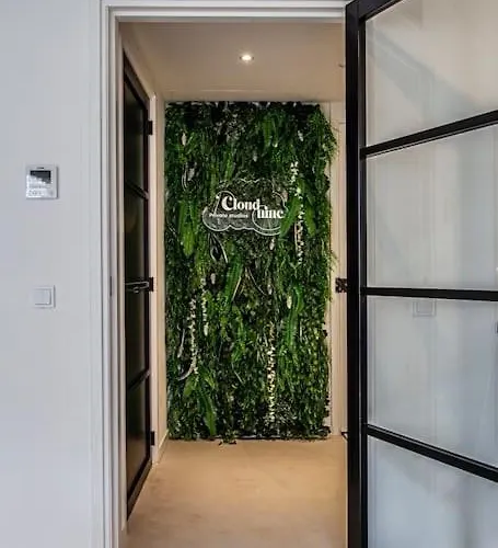 Cloud Nine - Romantic & Design App In City Center!