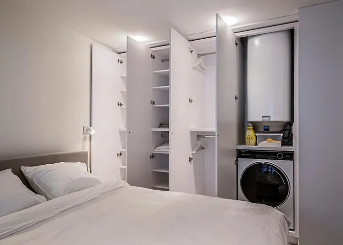 Cloud Nine - Romantic & Design App In City Center!