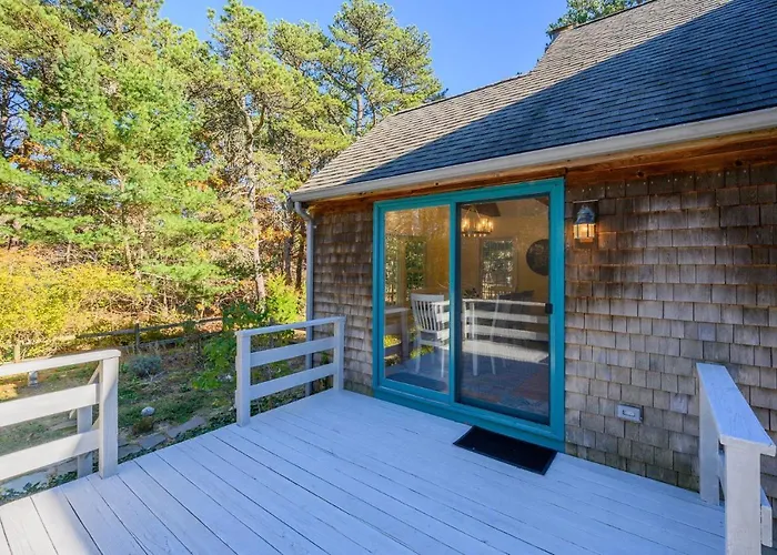 Turtle Dreams: Cozy Cape Cod Bayside Retreat