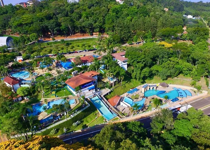Apt Moderno À 60 Metros Do Termas