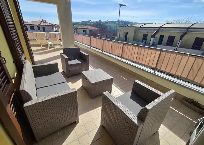 Appartamento L'Azalea - A Due Passi Da Numana Con Grande Terrazzo E Piscina Condominiale Stagionale