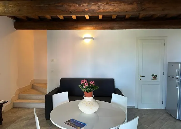 Appartamenti Teresa & Adele, 2 Km Dal Mare, 2 Bagni, Giardino Recintato, Wifi, Posto Auto
