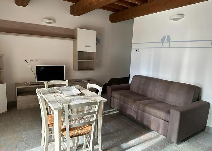Appartamenti Teresa & Adele, 2 Km Dal Mare, 2 Bagni, Giardino Recintato, Wifi, Posto Auto