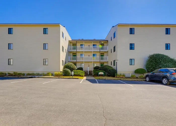 Emerald Isle Vacation Rental W/ Resort Pool!