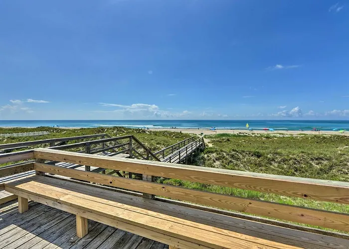 Emerald Isle Vacation Rental W/ Resort Pool!