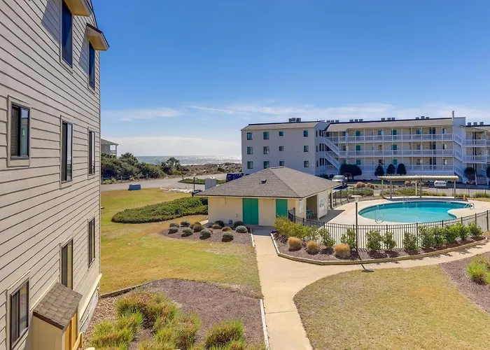 Emerald Isle Vacation Rental W/ Resort Pool!
