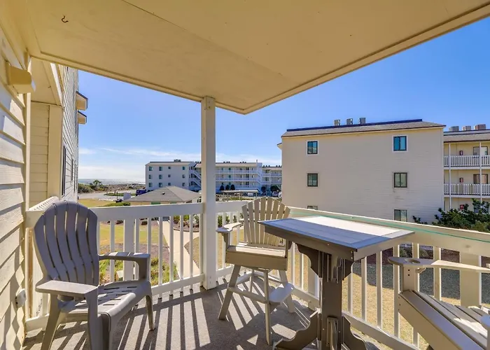 Emerald Isle Vacation Rental W/ Resort Pool!