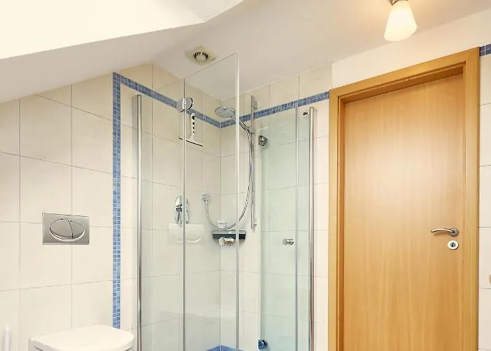 Ferienwohnung Raffael 100 qm, 2 große Betten im Wohnzimmer