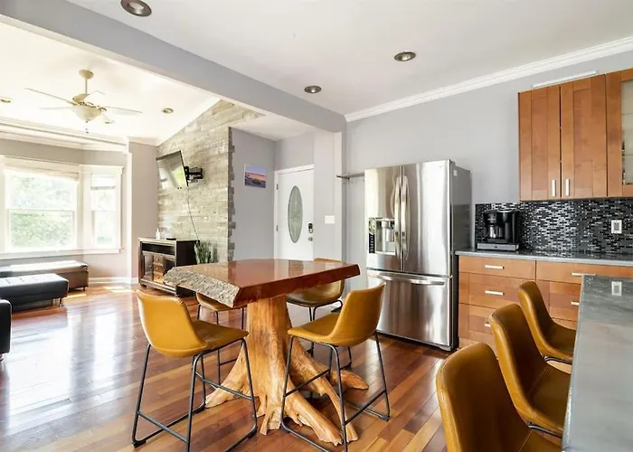 Riverfront Penthouse Suite In Midtown Harrisburg Near Hershey