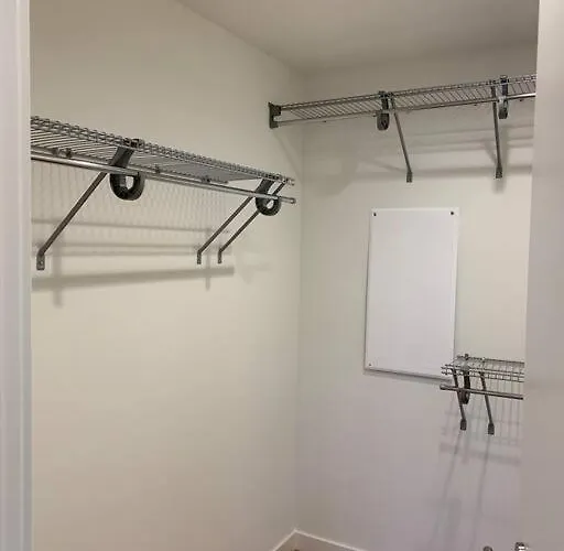 Modern Apartment Near Light Rail