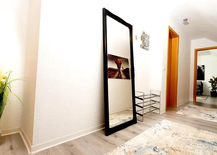 2,5-Zimmer inkl Arbeitsplatz, WLAN&free Netflix, Amazon-Free Parken vollausgestattete Wohnung, 24h Check In