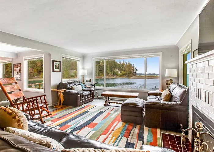 The Glen Cove Sand Spit & Guest Cottage