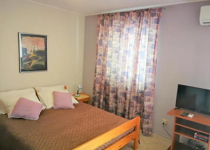 Apartments Bilic With Garden & Swimming Pool - 50M From The Beach