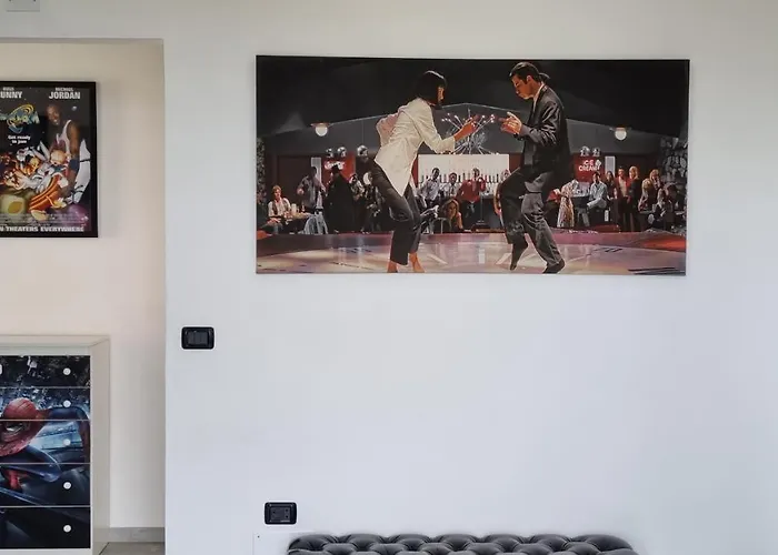 Hollywood Apartment