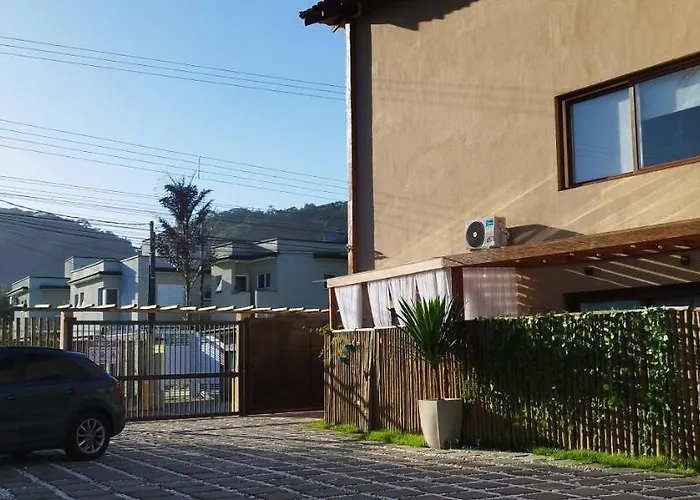 Studio e Suite no Centro de Juquehy a 200mts da praia - Varanda e Serviço de Praia --- E MAIS Ofurô - Cozinha e Estacionamento nas unidades STUDIO