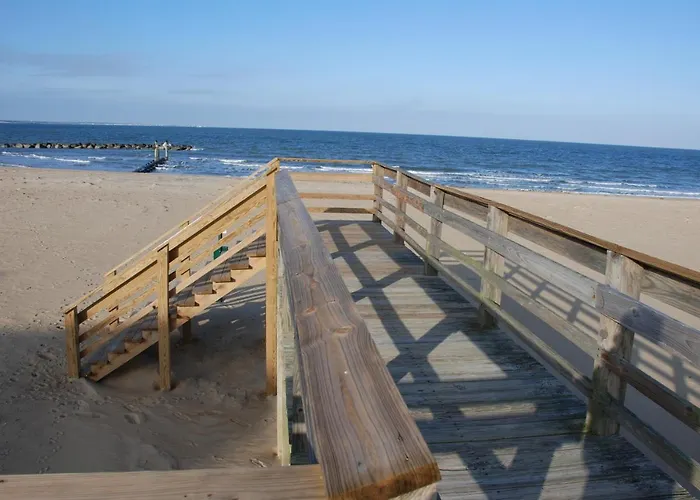 Cozy Suite - Pet Friendly, Beach Side Apts
