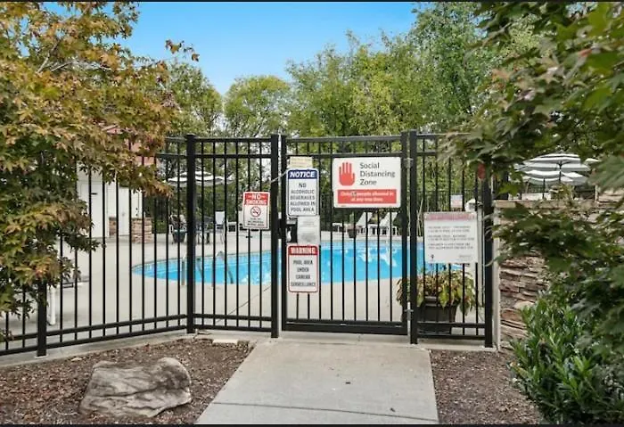 Bandit'S Riverfront Retreat - Mountain View- Condo-Fishing-Balcony-Fireplace-Great Location!