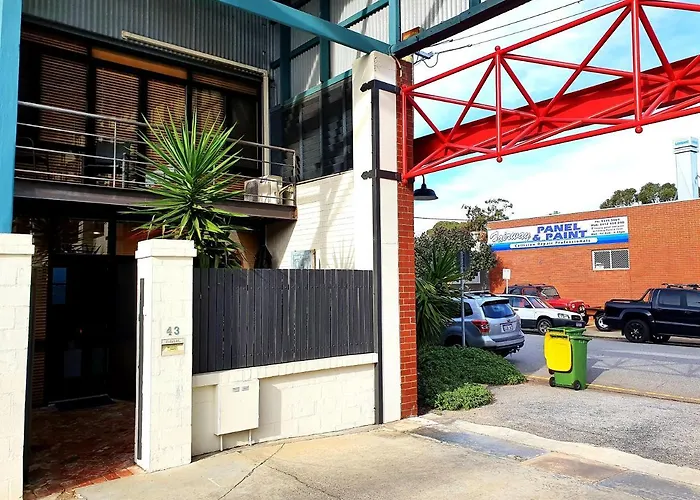 Primary 43 2Brm Townhouse Fremantle With 2 Carbays