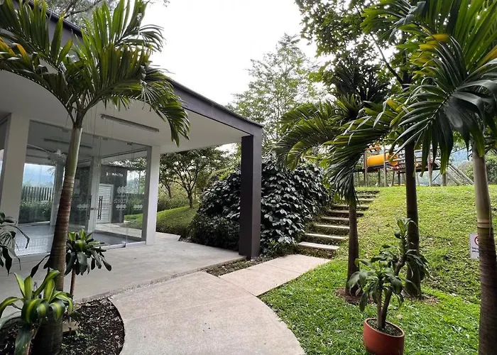 Refugio Natural Medellín, Apartamento Tranquilo con Piscina y Sauna, vista panorámica