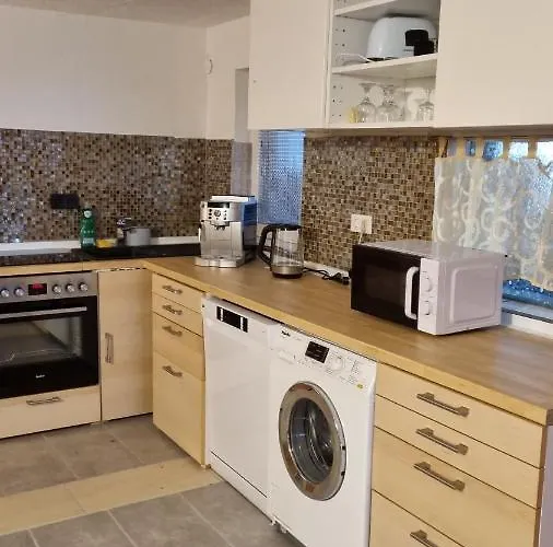 Modern eingerichtete 3-Zi-Ferienwohnung zu vermieten
