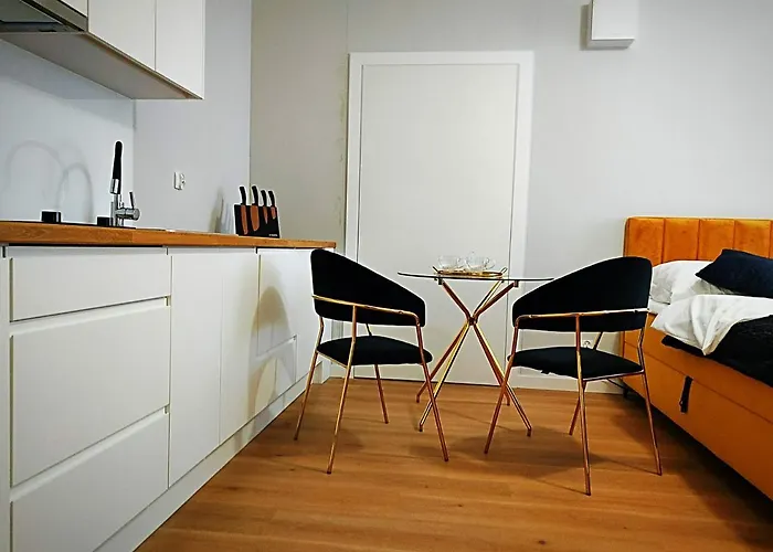 Hugo Star Apartments