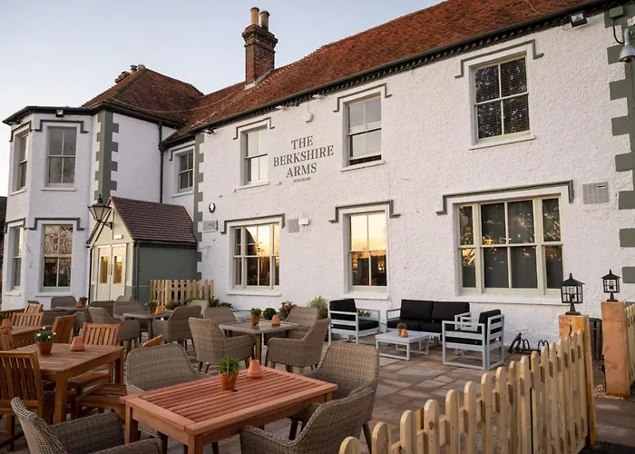 Berkshire Arms By Chef & Brewer Collection